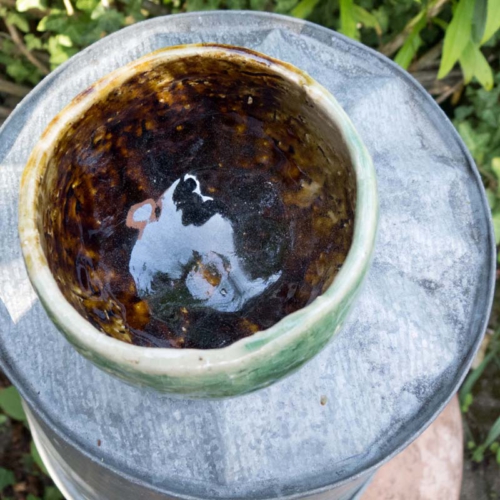 handgeformte Teeschale, Oribe/temmoku, ø8,5 cm. Höhe 6,5, 55€