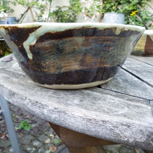 grosse wilde Schale, Temmoku mit Türkis und Transparent, ø 21cm, Höhe 8,5cm, 40€