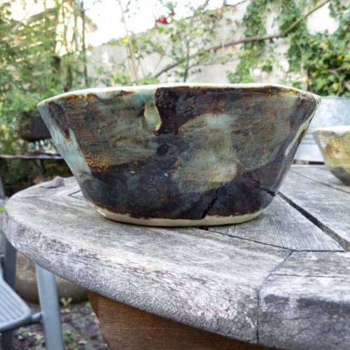 grosse wilde Schale, Temmoku mit Türkis und Transparent, ø 21cm, Höhe 8,5cm, 40€