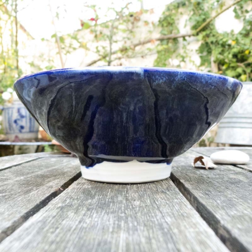 blaue Schale, blaue Fertigglasur, Weisse Fertigglasur, ø 18,2cm, Höhe 7 cm, 55€