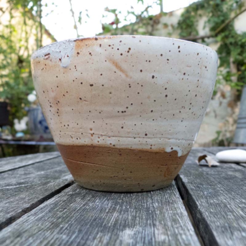 Weiss/roter Versuch, Shino, rote Fertigglasur, ø 13cm, Höhe 9 cm, 20€