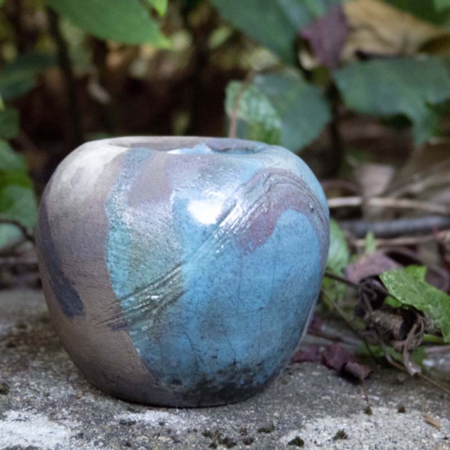 kleine Rakuvase, Höhe 5 cm. 10€