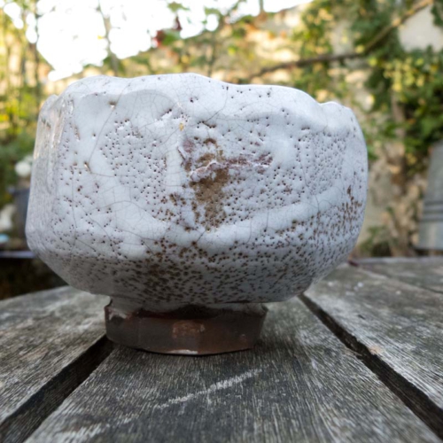 facettierte Raku Teeschale, weiss, ø 10cm, Höhe 8cm, 45€