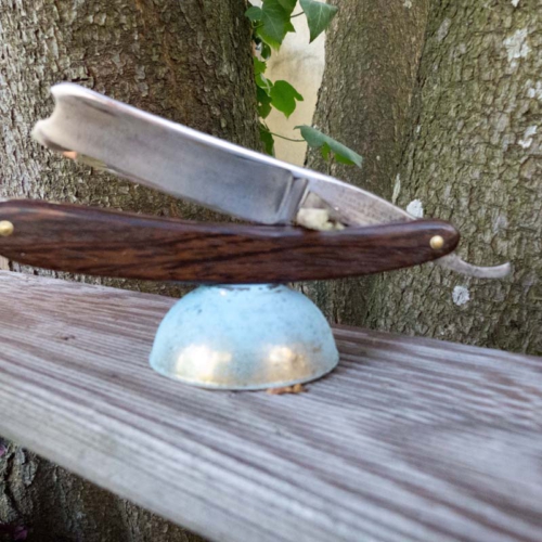 Wade and Butcher, derbes Rasiermesser, 20mm breit, neu aufgebaut, Schale aus Nussbaum, mit Schellack behandelt 120€